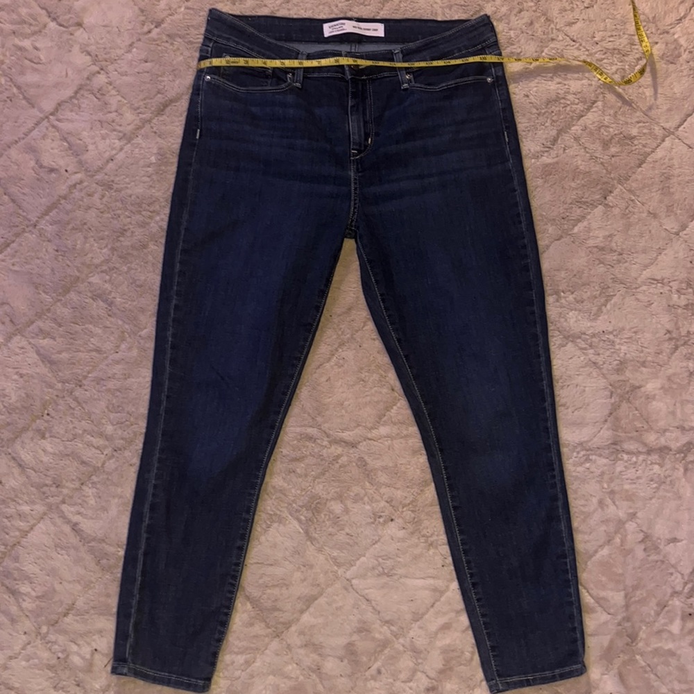 signature levi’s Strauss blue jeans